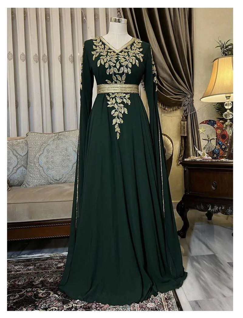 assets/culture/ostren-khelvar/khelvar-05-green-kaftan-gold.webp
