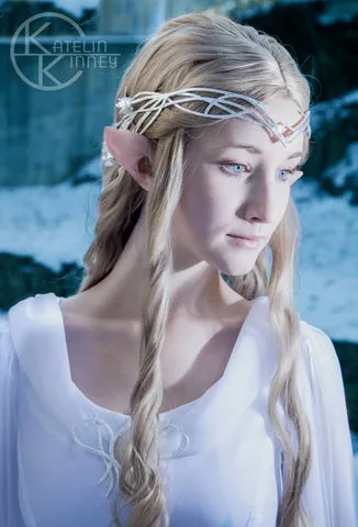 assets/culture/ostren-sylvan/sylvan-05-galadriel-cosplay.webp